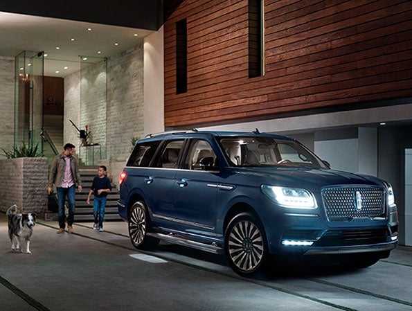 Lincoln Navigator demonstrating “Lincoln Embrace” lighting feature