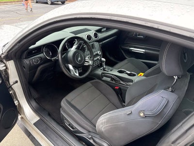 2015 Ford Mustang V6