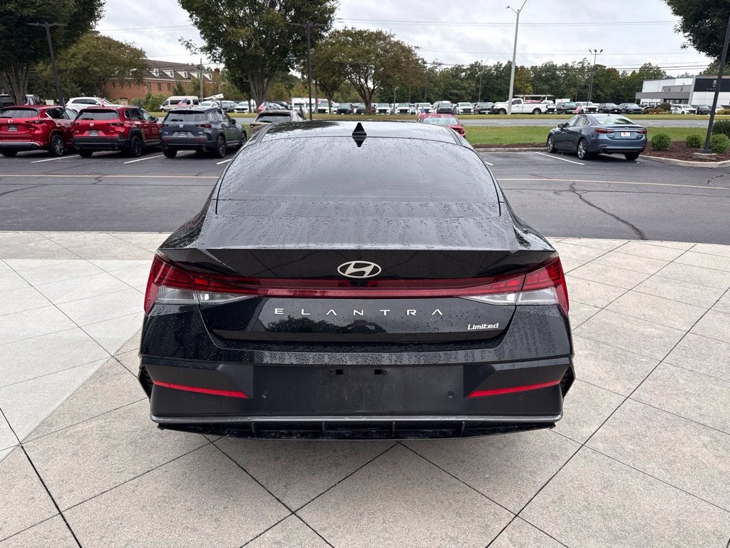 2024 Hyundai Elantra Limited