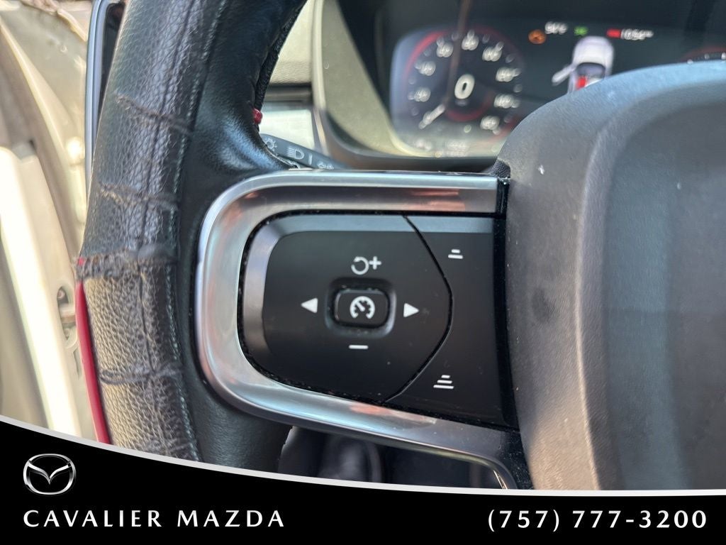 2019 Volvo XC40 Momentum