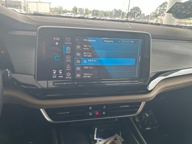 2024 Volkswagen Atlas Cross Sport 2.0T SE w/ Technology