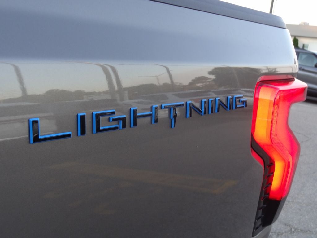 2023 Ford F-150 Lightning XLT