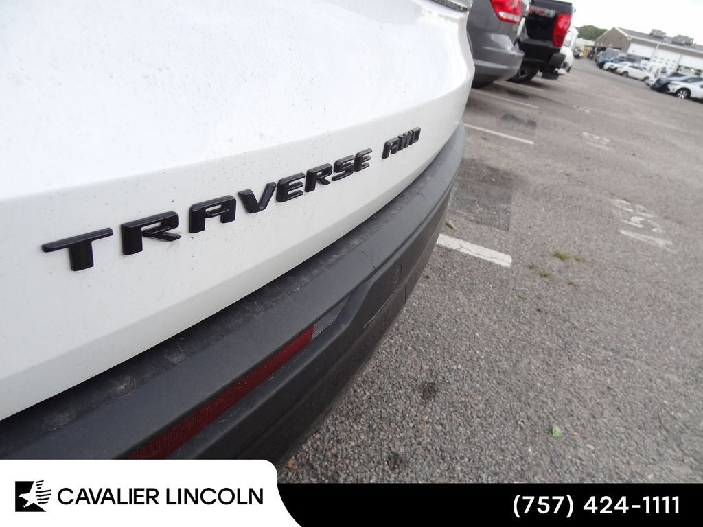 2025 Chevrolet Traverse LT