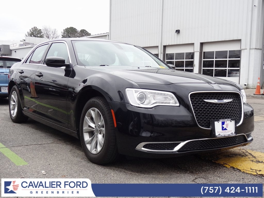 2023 Chrysler 300 Touring