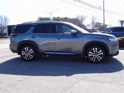 2022 Nissan Pathfinder Platinum