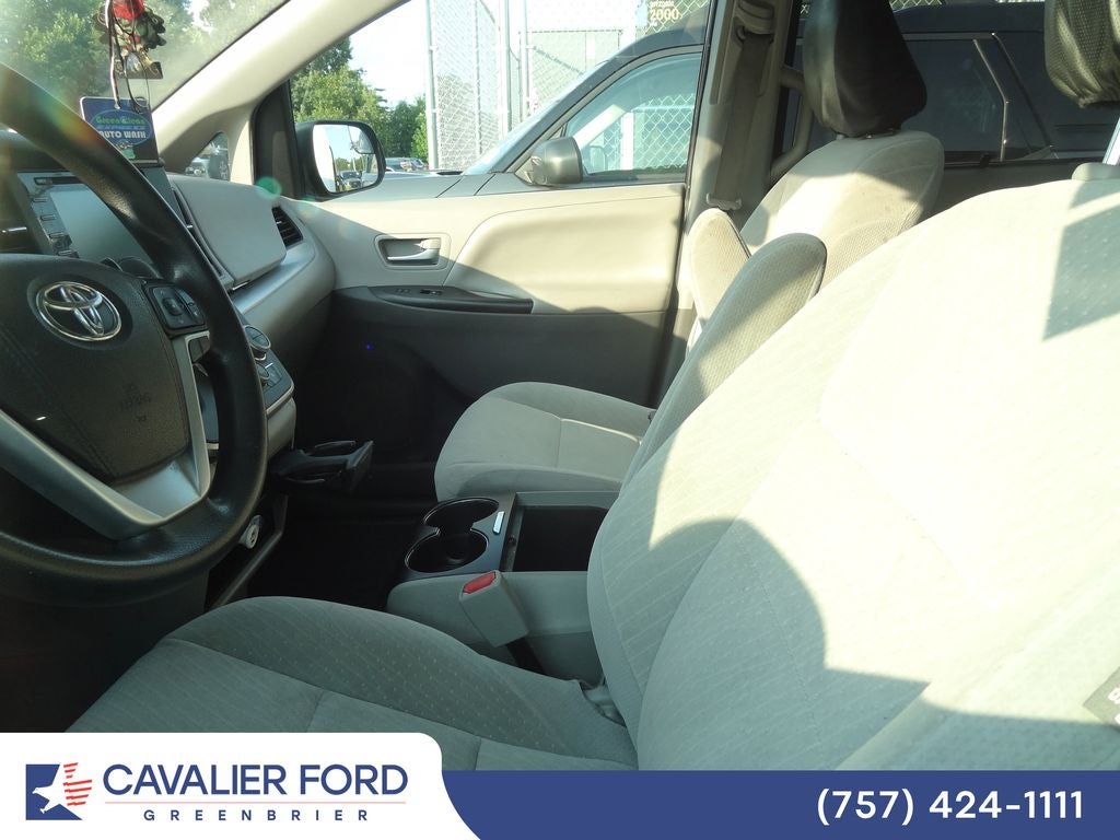 2020 Toyota Sienna LE 8 Passenger