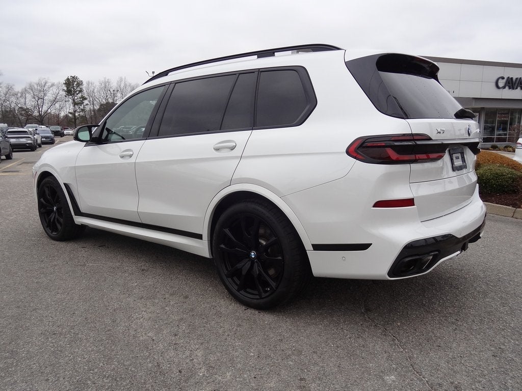 2024 BMW X7 M60i