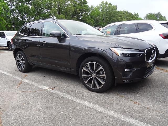 2022 Volvo XC60 B5 Momentum