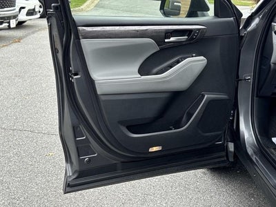 2024 Toyota Highlander Platinum