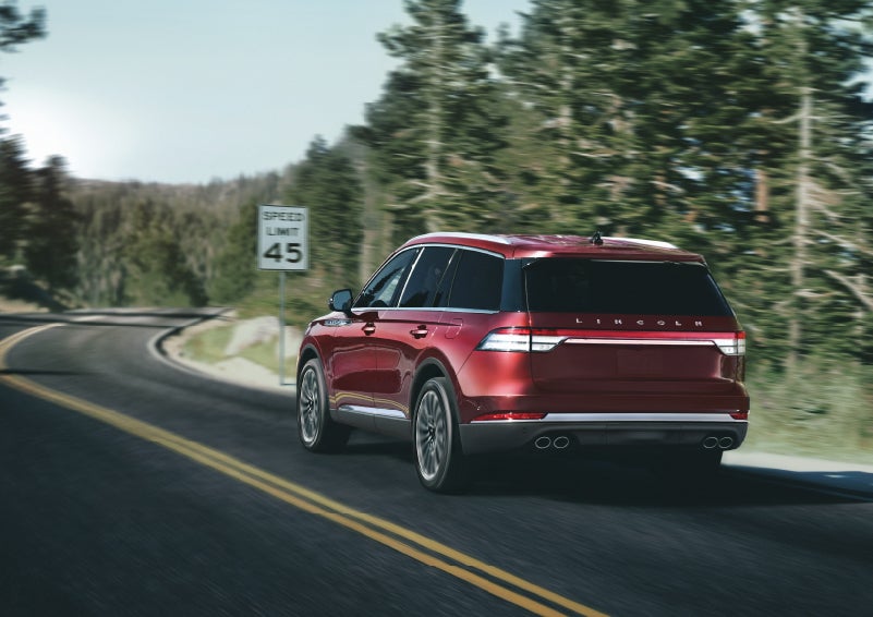 A 2022 Lincoln® Aviator equipped with the Class four trailer tow package
