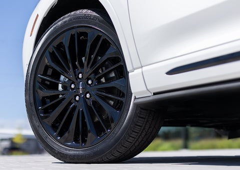 The stylish blacked-out 20-inch wheels from the available Jet Appearance Package are shown. | Cavalier Lincoln in Chesapeake VA