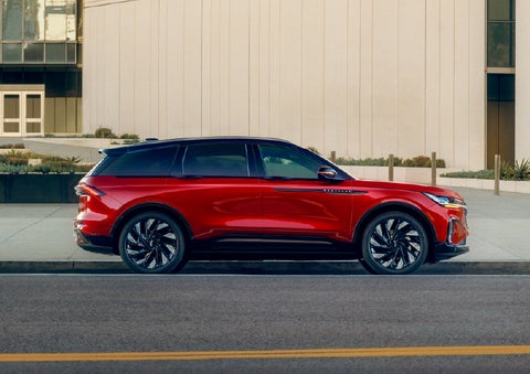 2025 Lincoln Nautilus® SUV with the available Jet Appearance Package and Hybrid transmission. | Cavalier Lincoln in Chesapeake VA