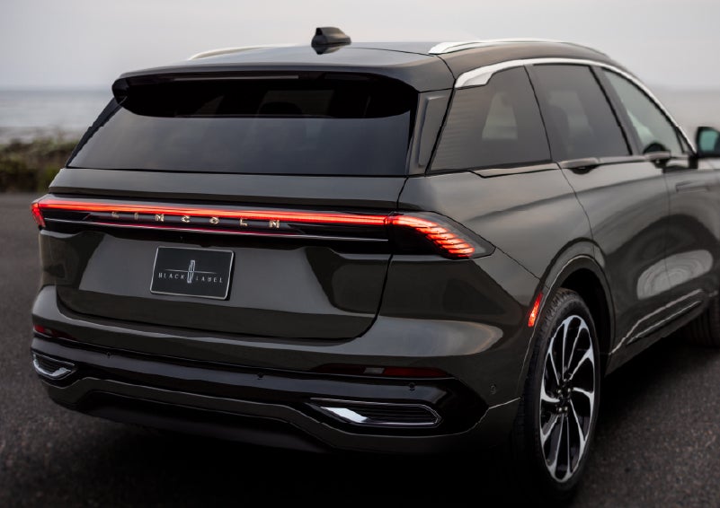 The rear of a 2026 Lincoln Black Label™ Nautilus® SUV displays full LED rear lighting. | Cavalier Lincoln in Chesapeake VA