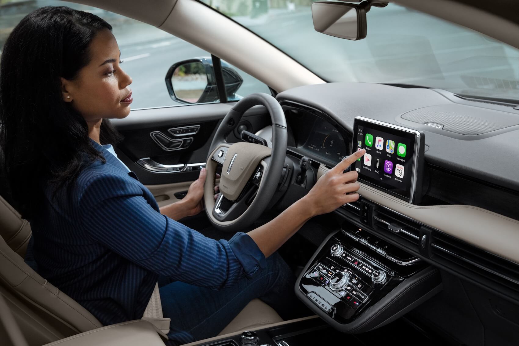 Lincoln Corsair vs Cadillac XT4