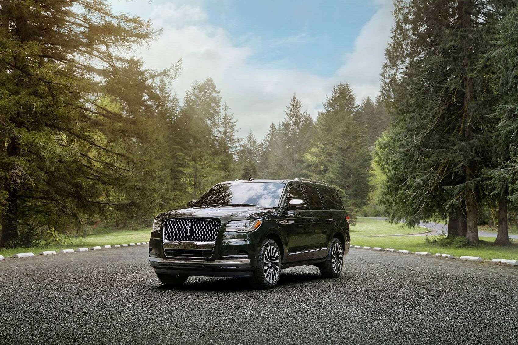 Lincoln Navigator vs Cadillac Escalade Chesapeake VA 