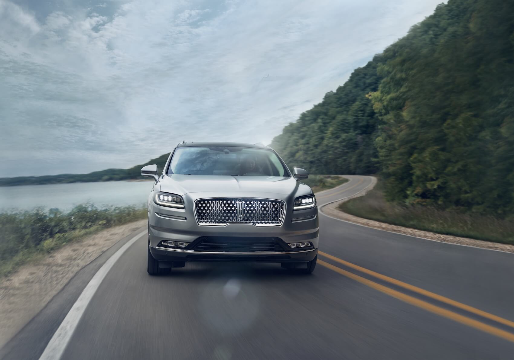 Lincoln Nautilus Rolling Still